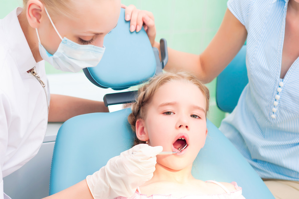 在深圳兒童牙齒地包天矯正多少錢？