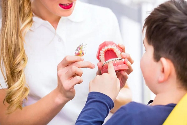 開學前|愛康健齒科牙醫送您一份口腔健康護理指南