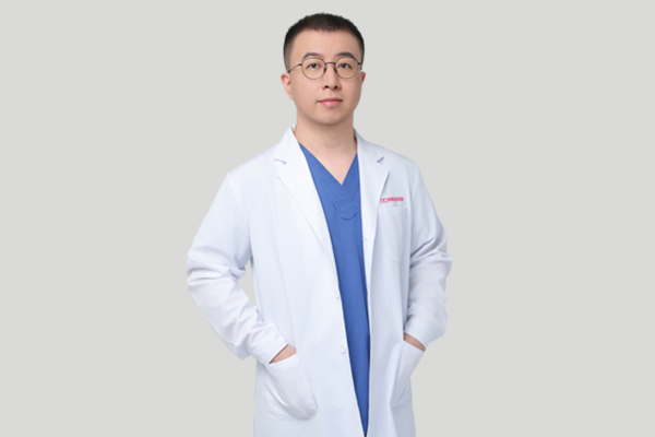 愛康健口腔醫院 深圳活動假牙醫生推薦王武藝