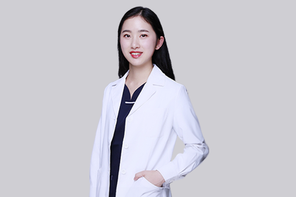 愛康健齒科 董唯吉