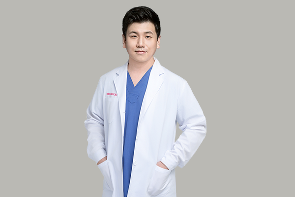 愛康健口腔 吳雨函博士