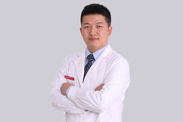 深圳牙齒矯正推薦羅軍