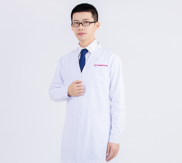 深圳植牙牙醫推薦吳佳偉