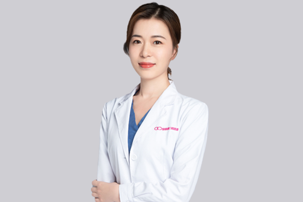 楊夢愛康健口腔種植醫生