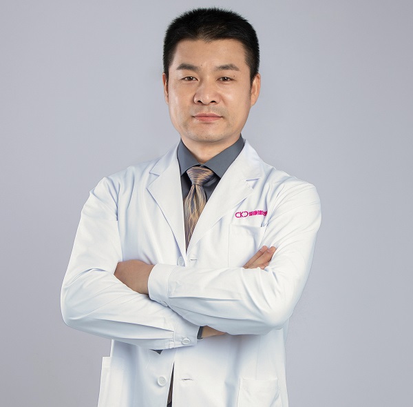深圳種植牙醫生推薦李川院長